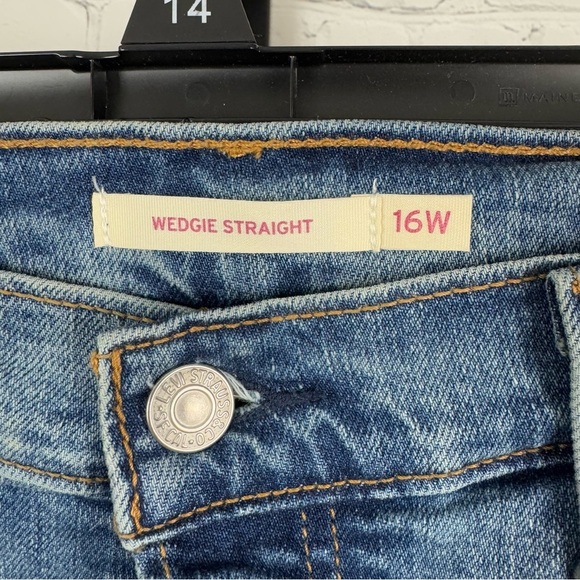 Levi’s Wedgie Straight Jeans Size 16W - Picture 3 of 8